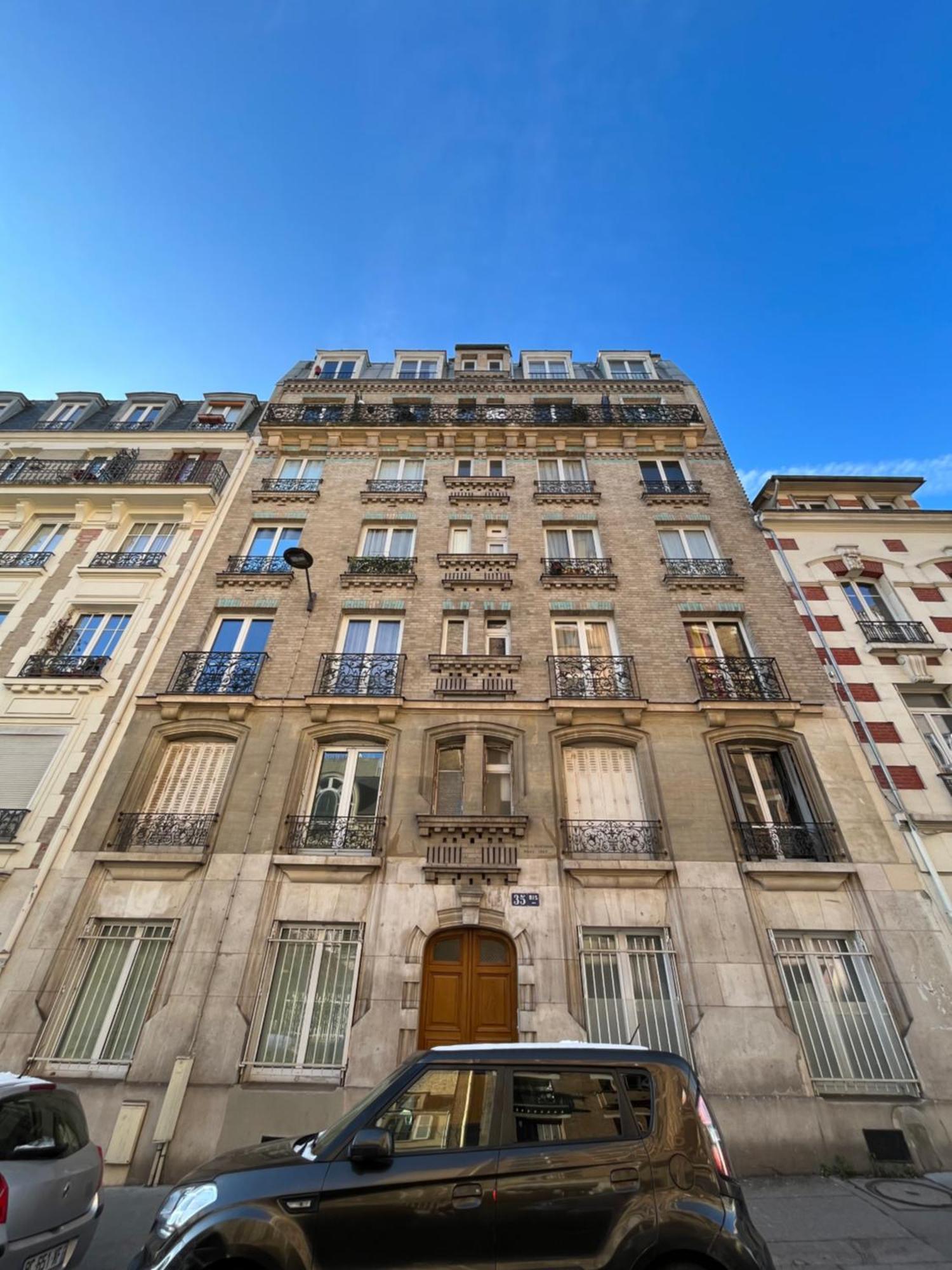 Deux Pieces Typiquement Parisien Appartamento Parigi