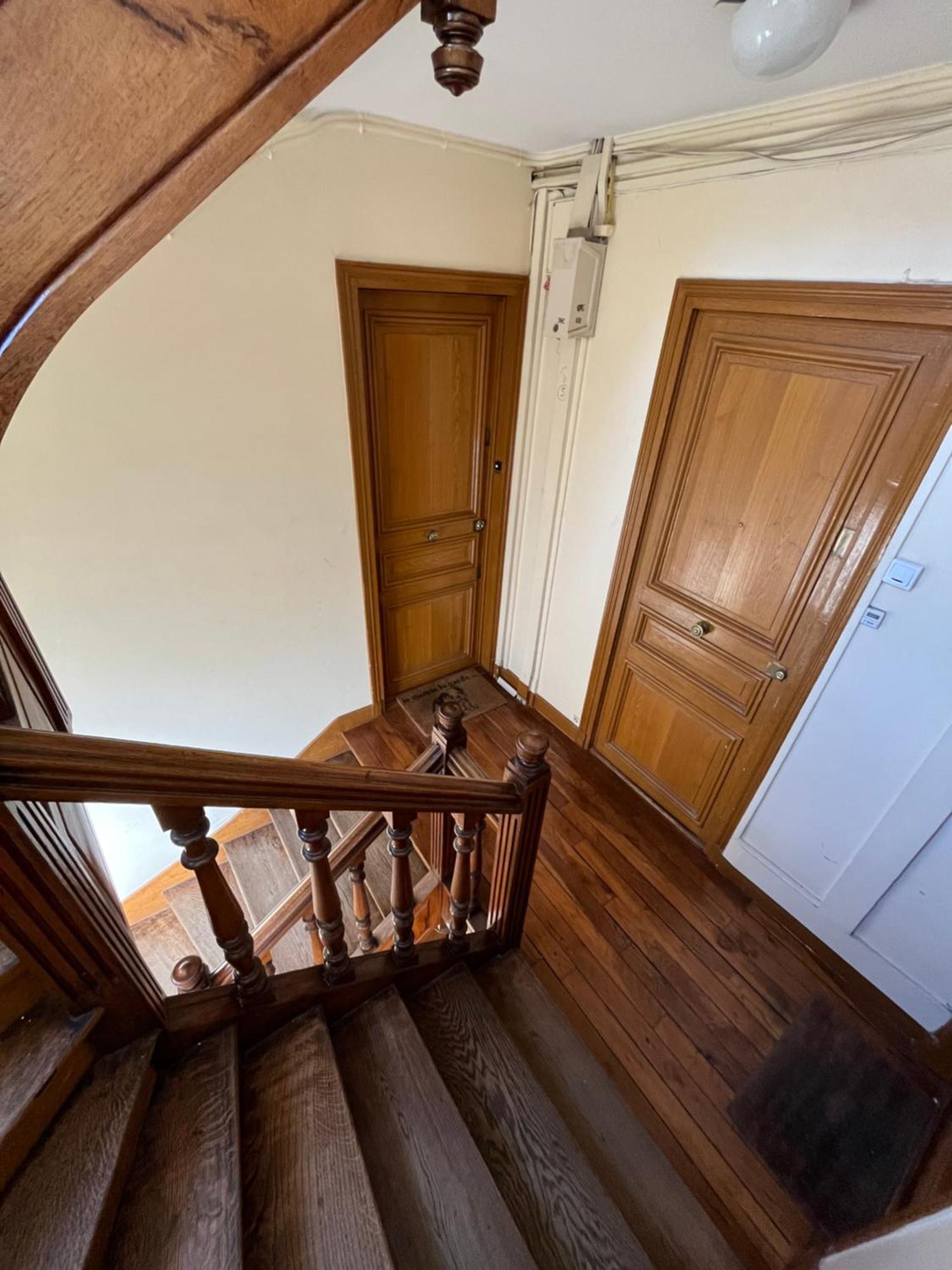 Deux Pieces Typiquement Parisien Appartamento